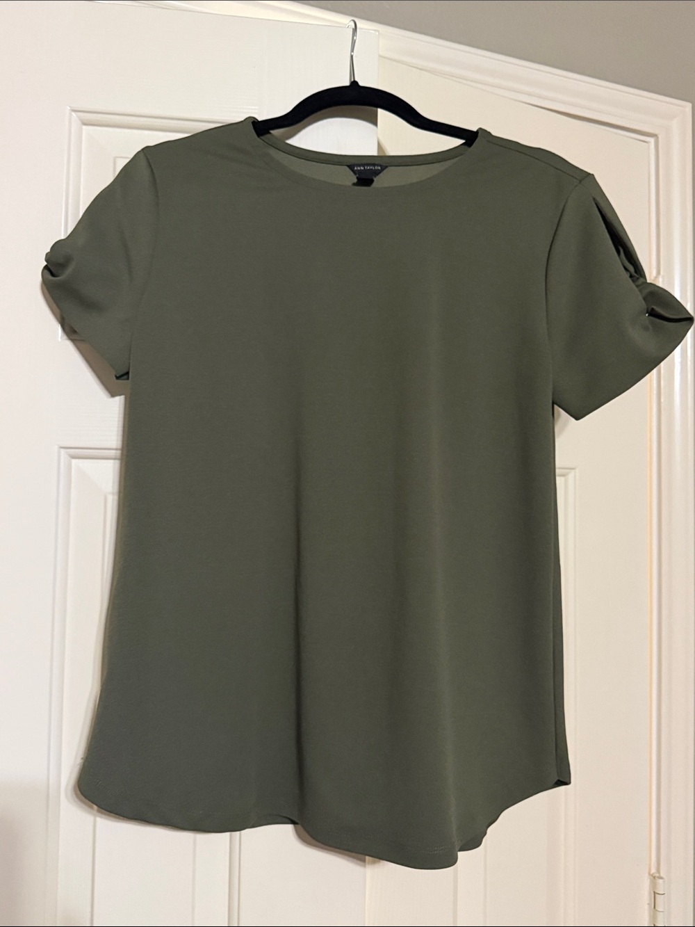 Ann Taylor Olive Short Sleeve Top